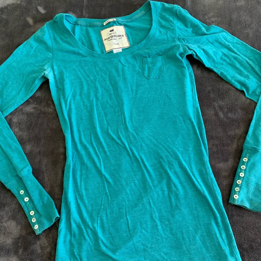 Long sleeve teal shirt!